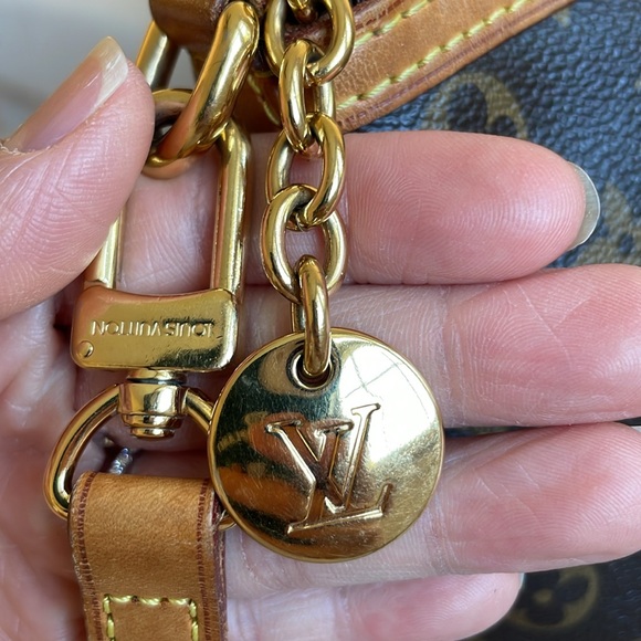 Louis Vuitton Palermo MM Monogram Canvas - Picture 6 of 13